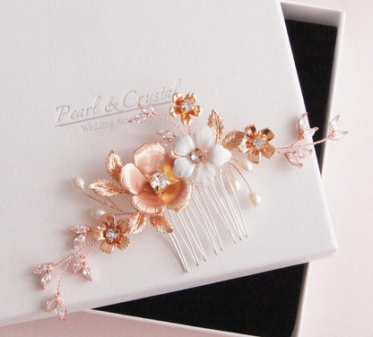 Hair accessory with cubic zirconia and freshwater pearls