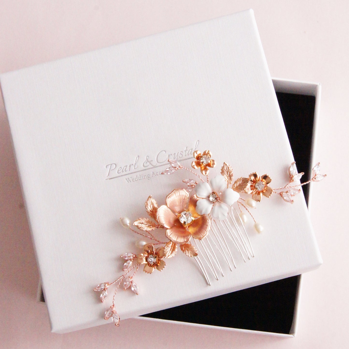 Hair accessory with cubic zirconia and freshwater pearls