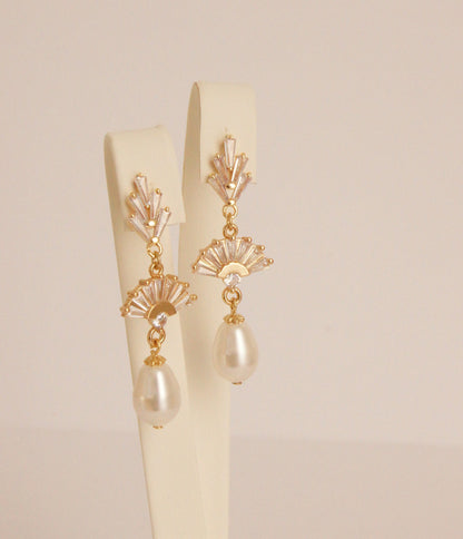 Lange Ohrringe mit Swarovski-Perlen & Zirkonia