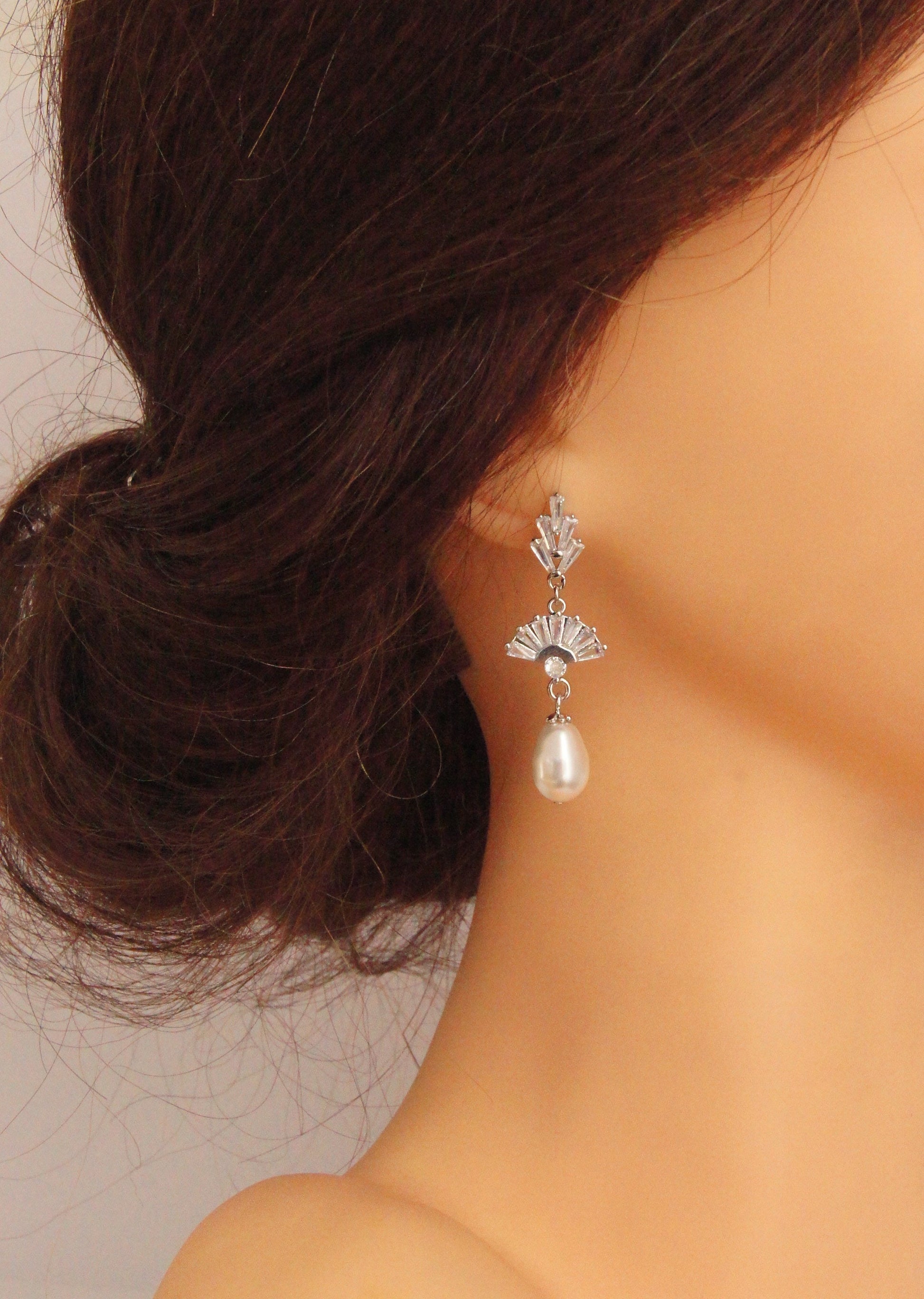 Lange Ohrringe mit Swarovski-Perlen & Zirkonia